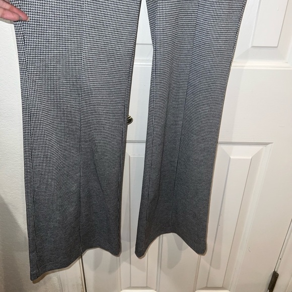 SO Good For Life Houndstooth Self Belt Flare Trousers Size Large NWT - Picture 7 of 8